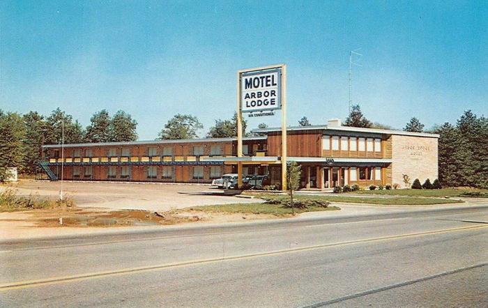 Arbor Lodge Motel - Old Postcard (newer photo)